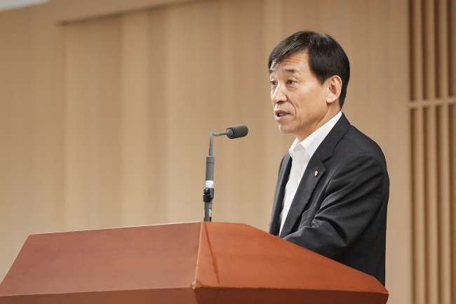 BOK Governor Lee Ju-yeol speaks at a press luncheon in Seoul, Thursday. (BOK)