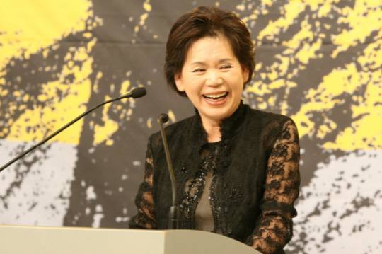 배우 윤소정.