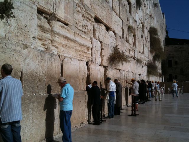 2010년 당시 성전산에 남아 있는 예루살렘 성전의 흔적으로 알려진 통곡의 벽. 한국일보 자료사진