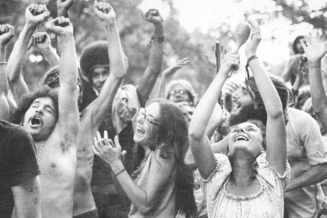 뉴웨이브SF의 탄생은 60년대 베트남전과 반전운동, 우드스탁 페스티벌(사진)로 대변되는 히피문화의 흐름에서 가능했다.  우드스탁 홈페이지