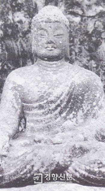 미남석불로 알려진 청와대 석불좌상.