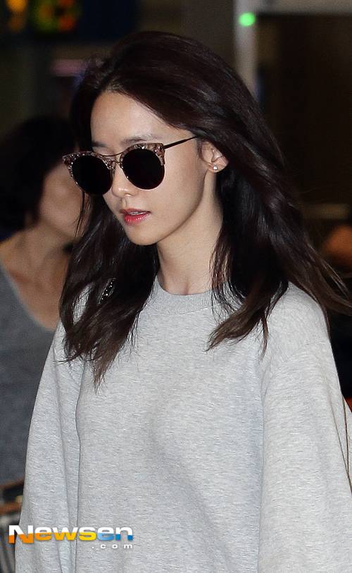[포토엔]윤아 '입국장 밝히는 실물여신~'