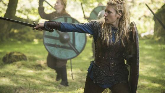 미국 히스토리채널이 상영중인 드라마 '바이킹스'의 여전사 라게르타 역을 맡은 캐서린 위닉. [사진=히스토리채널, Bernard Walsh)