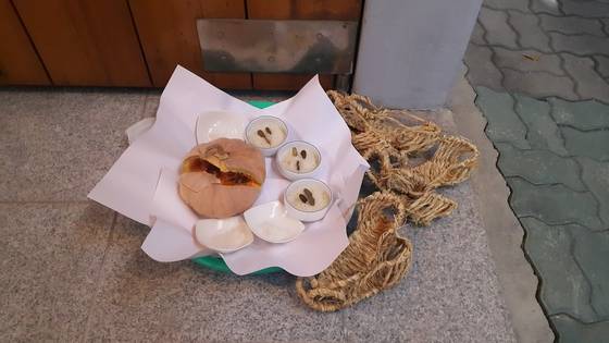 영덕사 보문스님 다비식에 쓰인 사자상. [사진 장례문화원]