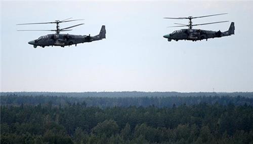 러시아-벨라루스 연합훈련 '자파드 2017'(서부 2017)에 참가하고 있는 카모프(Ka)-52 공격용 헬기 [리아노보스티=연합뉴스]