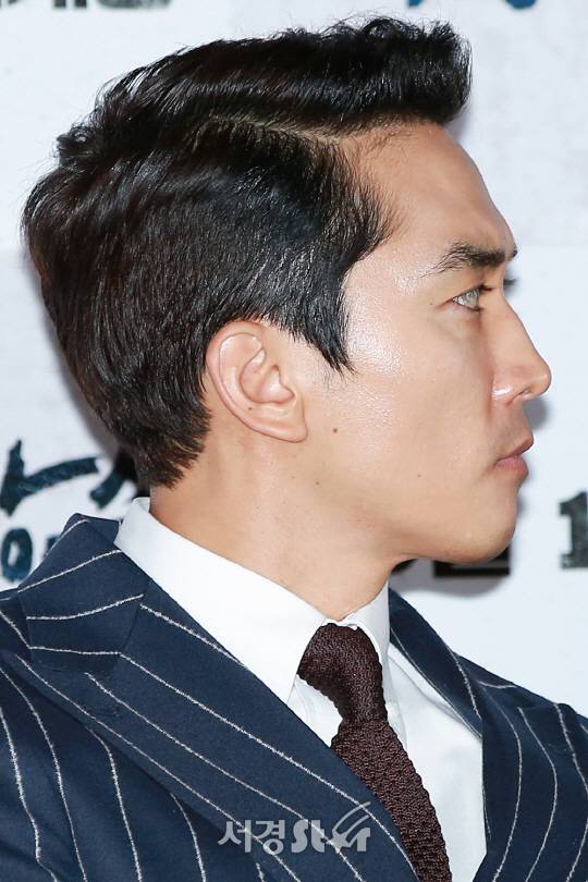 배우 송승헌이 27일 오후 서울 중구 메가박스 동대문에서 열린 영화 ‘대장 김창수(감독 이원태)’ 언론시사회에 참석하고 있다.