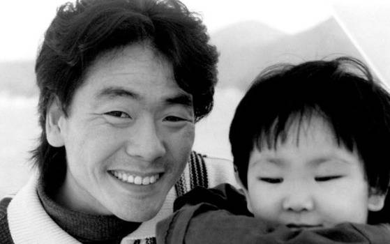 가수 김광석과 딸 서연양. [중앙포토]