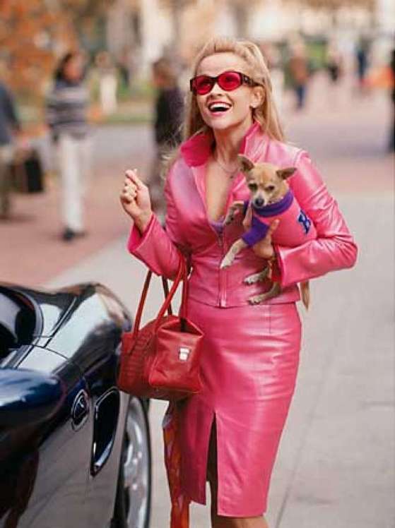 영화 '금발이 너무해'(2001년)의 리즈 위더스푼 모습. [중앙포토]