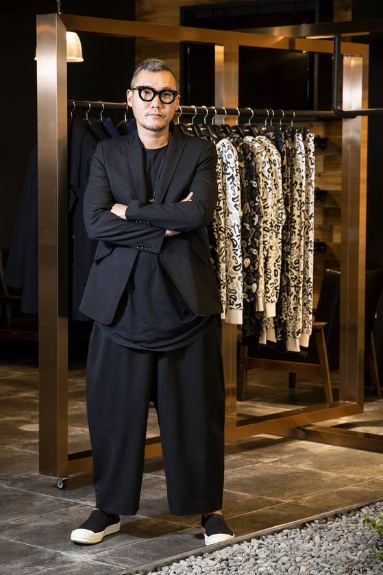 10월 13일 오후 서울 종로구 디그낙 본사에서 만난 강동준 디자이너. 장진영 기자