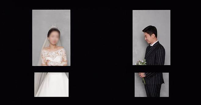 우병우 팔짱 사진을 패러디한 고운호 기자. 고운호 기자의 허락을 맡고 게재한 사진입니다. [사진 고운호 기자 제공]