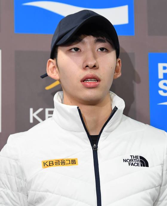 대표팀 승선 소감 말하는 임효준   (서울=연합뉴스) 황광모 기자 = 18일 오후 서울 태릉실내스케이장에서 열린 쇼트트랙 국가대표팀 미디어데이에서 남자대표팀의 임효준이 대표팀 승선 뒤 훈련에 대해 말하고 있다. 2017.9.18   hkmpooh@yna.co.kr (끝) <저작권자(c) 연합뉴스, 무단 전재-재배포 금지>
