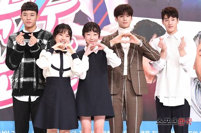 'oksusu' 오리지널 웹드라마 '복수노트' 제작발표회에 참석한 박솔로몬 김향기 김환희 차은우 지건우. 사진=이혜영 기자 lhy@hankooki.com