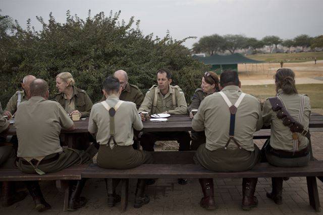 역사애호가와 기마부대의 후손들이 이스라엘 베르셰바에서 100년 전에 있었던 영국과 ANZAC기마부대가 터키군대에 승리한 전투를 기념하며 당시의 여정을 재현하고 있다. AP 연합뉴스