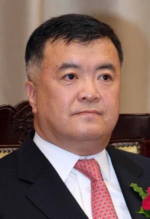 2009년 7월14일 서울 서초동 대검청사에서 열린 이인규 전 중수부장이 퇴임식에서 자신의 약력을 듣고 있다. 김태형 기자 xogud555@hani.co.kr