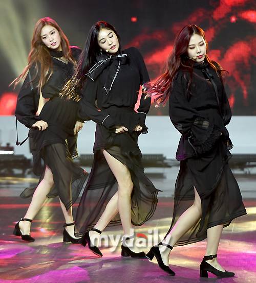 ▲소나무 '몰라보게 섹시해졌죠?'