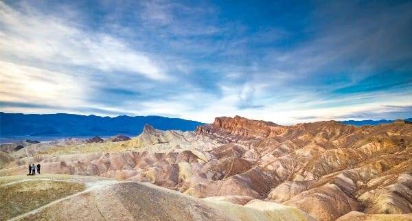 데스밸리에서 가장 우주적인 풍광을 보유한 자브리스키 포인트. 일출이나 일몰 무렵의 풍경이 특히 아름답다.