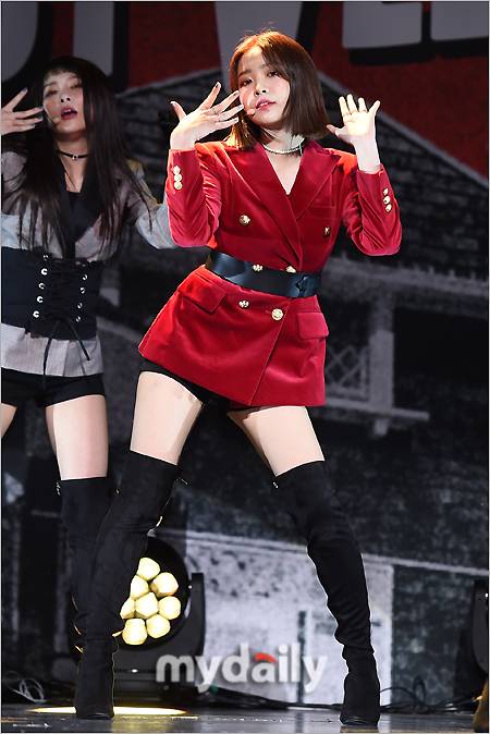 ▲ 레드벨벳 예리 '막내의 시크한 눈빛'