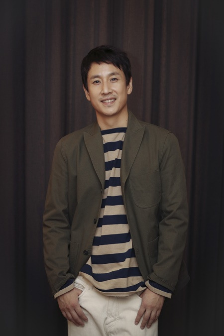 이선균