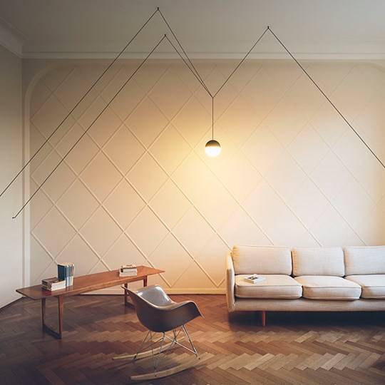 원하는 대로 위치를 조절할 수 있어 인기인 플로스의 스트링 라이트. 스마트폰 애플리케이션으로 조도 조절도 가능하다. [사진 두오모]