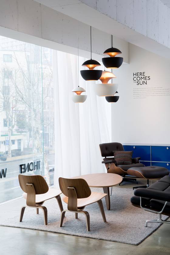 펜던트 조명은 여러 개를 겹쳐 설치하기도 한다. 프랑스 DCW의 히어컴스더선 제품. [사진 스페이스로직]