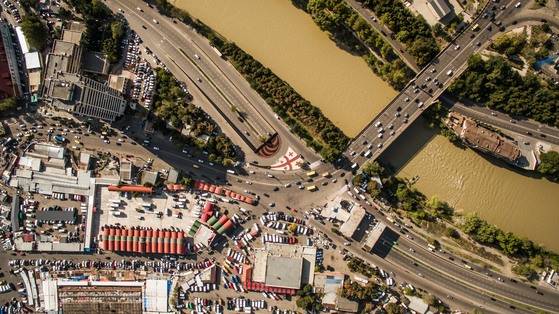 버스 터미널 디두베 전경.