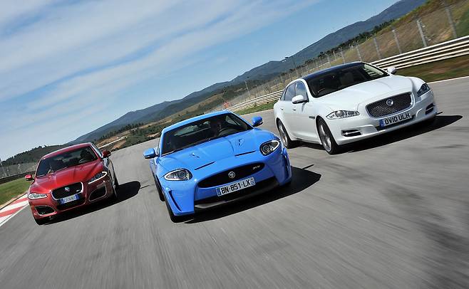 좌: XF(2007년) / 가운데: XK(2006년) / 우: XJ(2009년)