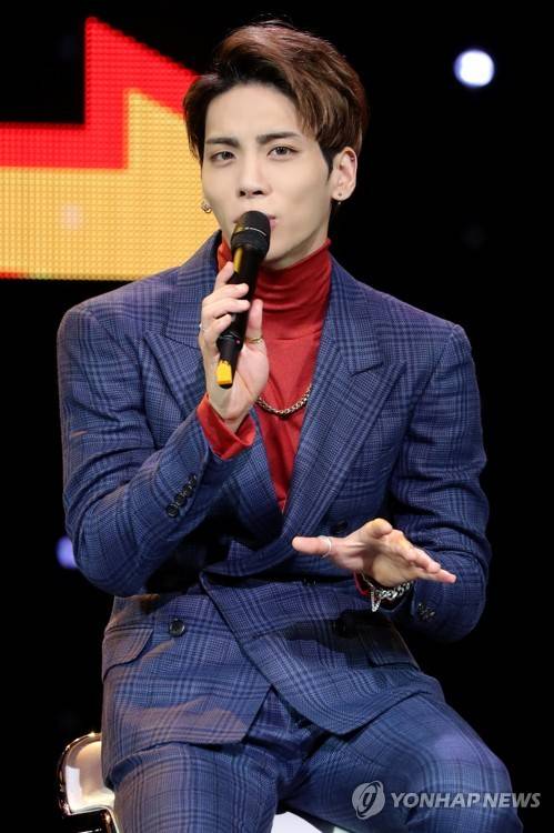 숨진채 발견된 샤이니 종현 (서울=연합뉴스) 그룹 샤이니 종현이 18일 서울시 강남구 청담동에서 숨진채 발견됐다. 2017.12.18  [연합뉴스 자료사진]   photo@yna.co.kr