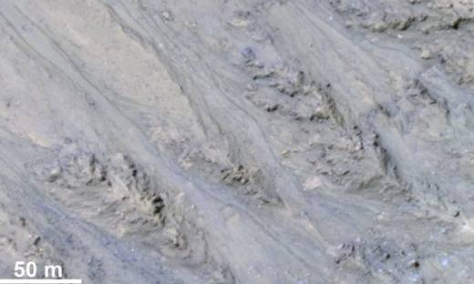 화성 표면에서 액체가 흐른 흔적 발견