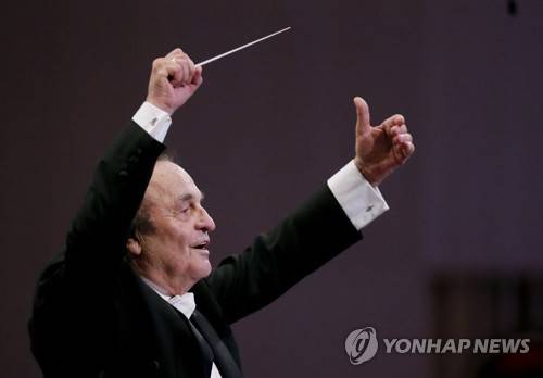 세계적 지휘자 샤를 뒤투아 [EPA=연합뉴스]