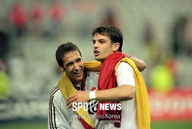 ▲ 스페이 축구를 대표한 라울-모리엔테스 투톱 ⓒ게티이미지코리아