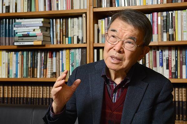 ⓒ시사IN 윤무영 이만열 숙명여대 교수(사진)는 “한국 교회는 멀쩡한 사람들, 상식 있는 사람들을 데려다가 바보로 만들었다. 그런 현상이 변칙적 부자 세습을 가능하게 하는 또 다른 배경이다”라고 지적했다.