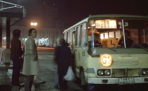 통금 해제 첫날 0시 17분 [연합뉴스 자료사진]