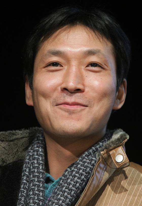 영화 '1987'에서 영등포교도소 보안계장 역할을 맡은 배우 최광일은 최민식의 동생이다. [사진 일간스포츠]