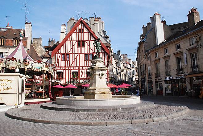 디종 프랑수와 뤼드 광장