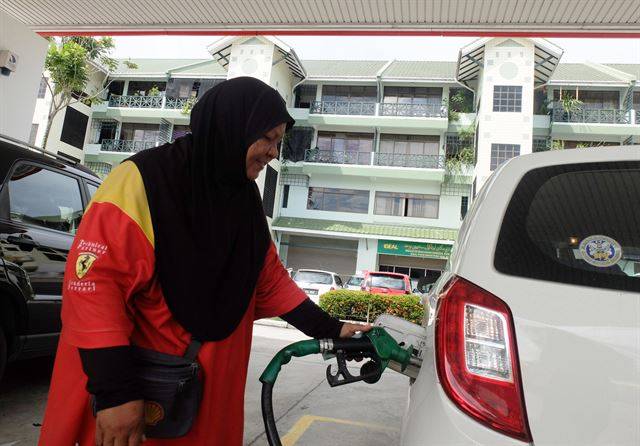 친절한 서비스마저 없었다면, 주유소를 습격하고 싶은 충동도 든다.