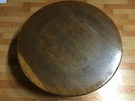 막달레나의 집의 시간을 함께 해온 둥근 밥상.