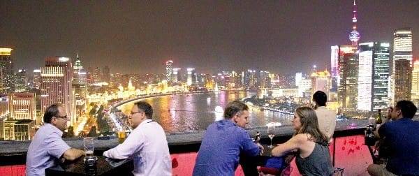 와이탄과 푸동의 야경을 감상할 수 있는 상하이 인디고호텔 31층 차르 바