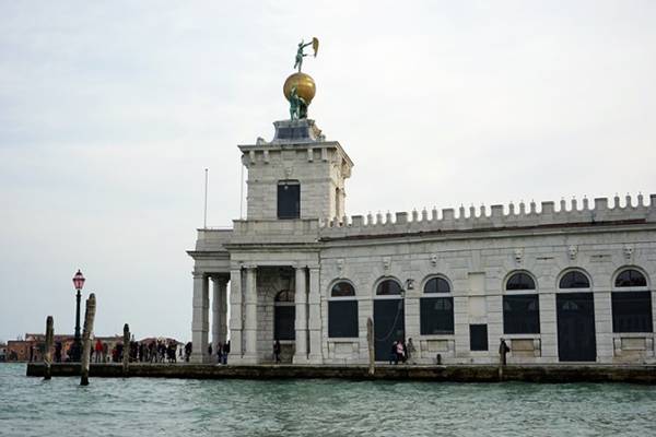 산 조르지오 마조레 교회. 유명한 건축가 안드레아 팔라디오가 설계한 르네상스 양식의 건축물로 1583년 완공되었다. ⓒMK스타일