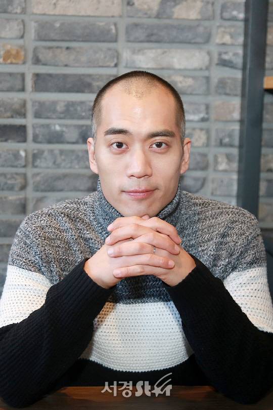 tvn 수목드라마 ‘슬기로운 감빵생활’ 배우 안창환이 23일 오전 서울 영등포구 당산동에서 서경스타와 종영 인터뷰를 갖기 전 포즈를 취하고 있다.