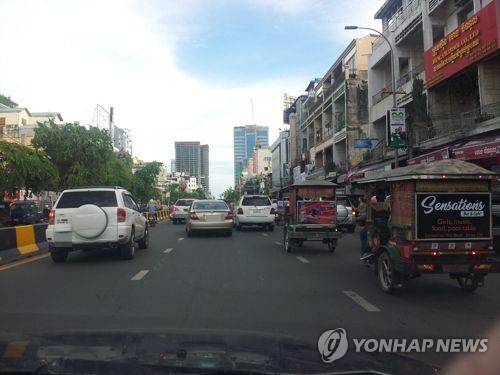 캄보디아 프놈펜 도로 모습[연합뉴스 자료사진]