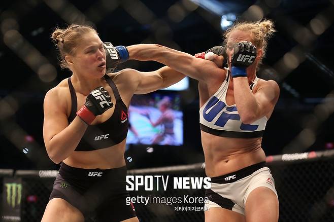 ▲ 론다 로우지는 2015년 11월 홀리 홈에게 지고 종합격투기를 향한 열정을 잃었다.