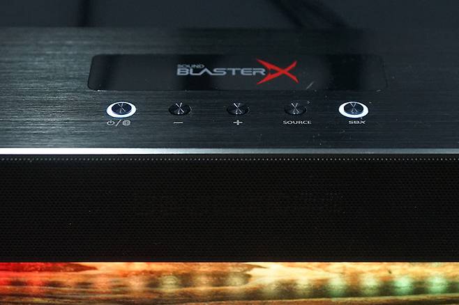 사운드블라스터X 카타나의 조작부.