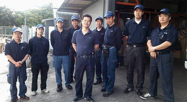 고독사한 이들의 집을 청소해주는 업체 '넥스트'의 직원들. /사진=넥스트 홈페이지.