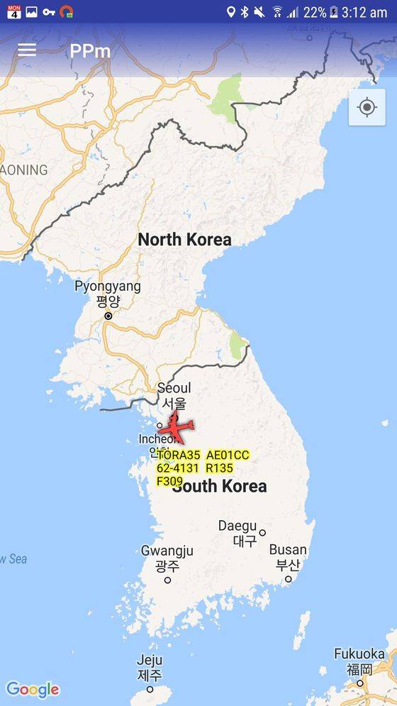 지난 4일 토라35라는 콜사인의 RC-135W 리벳 조인트가 한반도 상공을 비행하고 있다. [사진 CivMilAir 캡처]