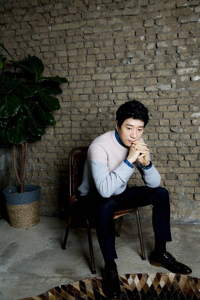 김명민은 작품에서 함께 호흡을 맞춘 배우 오달수에 애정을 드러냈다. 제공ㅣ쇼박스