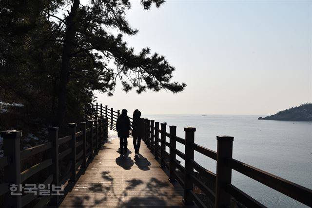 선유1구 마을의 해안산책로. 반대편 선유해변과는 또 다른 느낌이다.