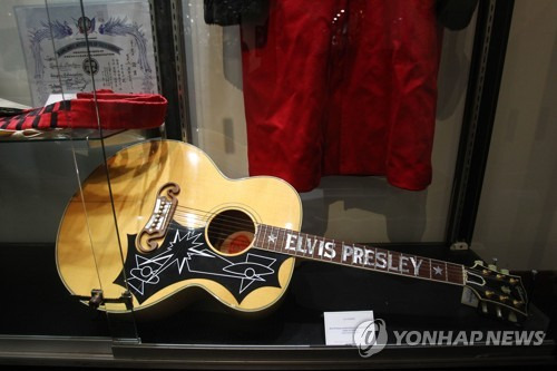 엘비스 프레슬리의 깁슨 기타 [AFP=연합뉴스]
