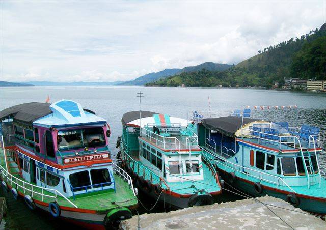 사모시르 섬까지 가는 배