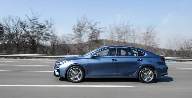 기아자동차 준중형 세단 신형 'K3' 주행 모습 (제공=기아자동차)