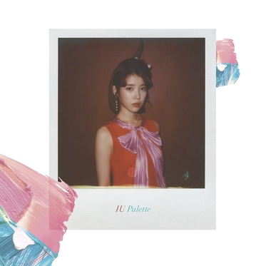 지난해 발매한 ‘Palette’ 앨범에서 아이유는 전곡의 작사에 참여한 것은 물론, 동명의 타이틀 곡을 혼자 작곡했다. 이 앨범은 2018년 한국대중음악상에서 최우수 팝 음반상을 받았다./사진=아이유 페이스북